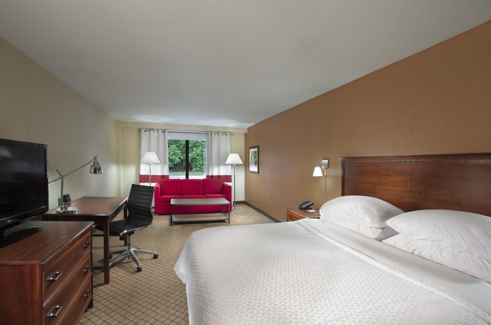 Doubletree By Hilton Manhattan, Ks Exterior foto